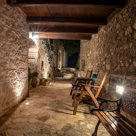 Stamatogiannis Traditional * Kalivianí